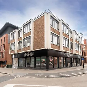 Royal House Stylish - , Chester United Kingdom
