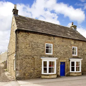 Morton House And The Stable Block - Adjoining For Singles, Couples And Large Groups , Masham United Kingdom